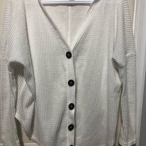Buttoned long sleeve